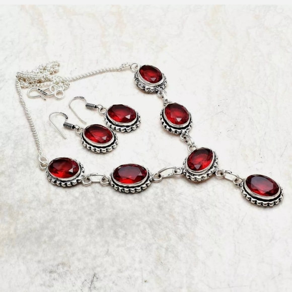 Jewelry - ❤$4.99 Shipping❤Garnet Necklace & Earrings Set -Beautiful❣